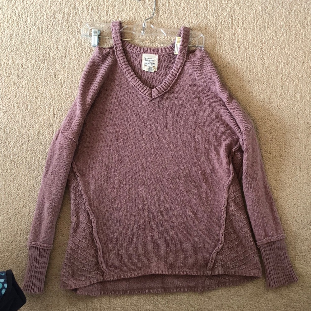 Between Me & You blush cold-shoulder sweater